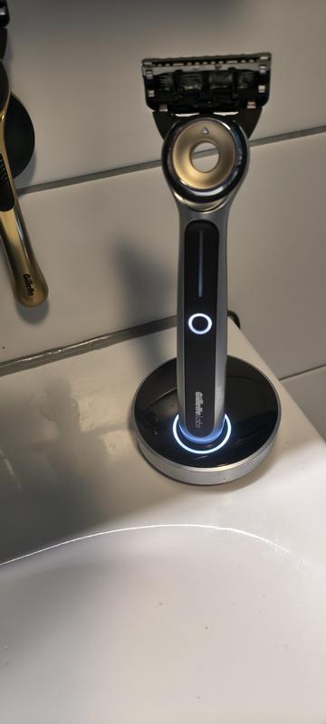 GILLETTE Labs® Heated Razor Nassrasierer mit beheizbaren Klingen im großen  Set