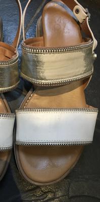 Mode a pelle sandals clearance
