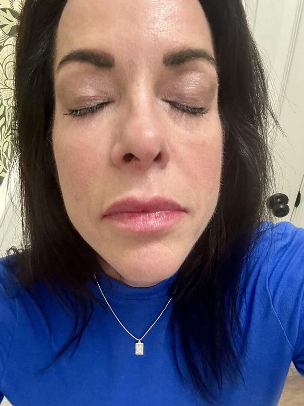 Customer photo for "Subtle every day glow"