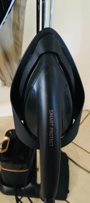 Convenient handle storage