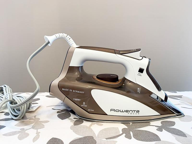 Black & Decker The Classic Steam Dry IRON F63D AS IS And Does Work! Tested.