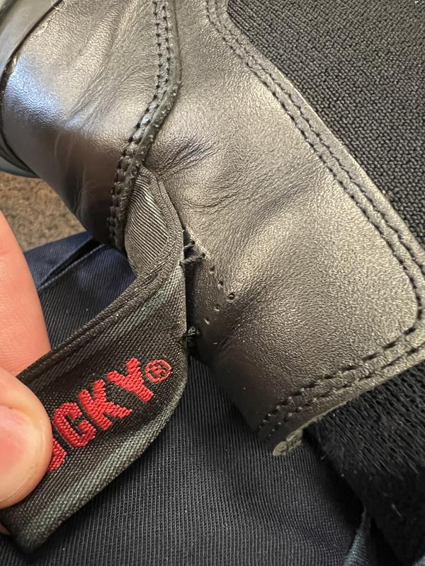 threads on back pull tab.
