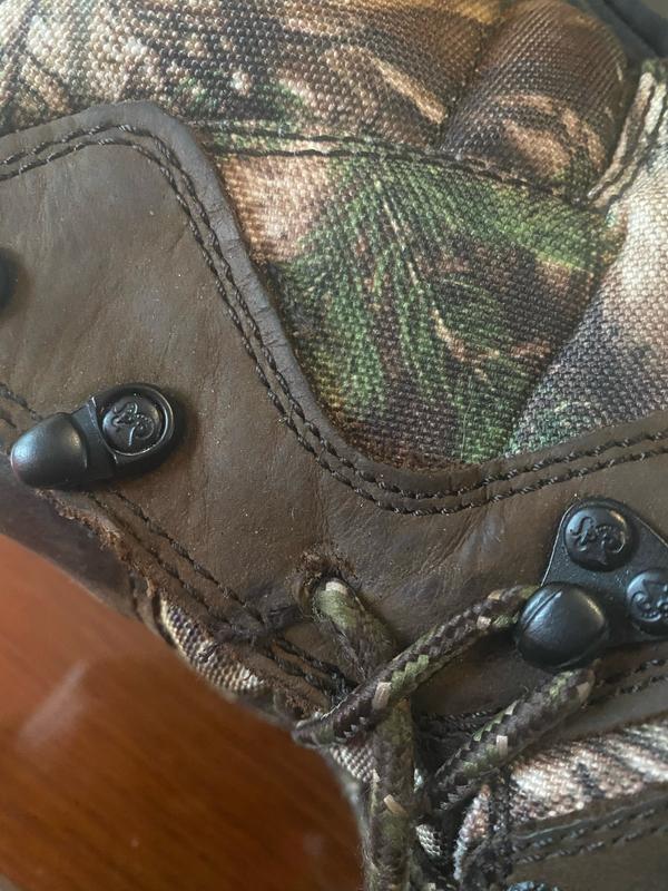 Broken Lace Clip