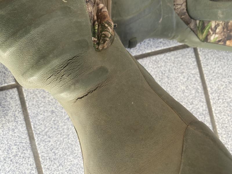 Boot cracking