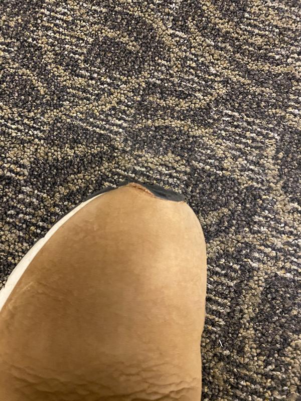 Toe rubber peels after a few indoor wears.