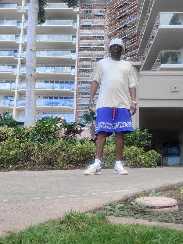 Review Thumbnail Image 0 1134114834