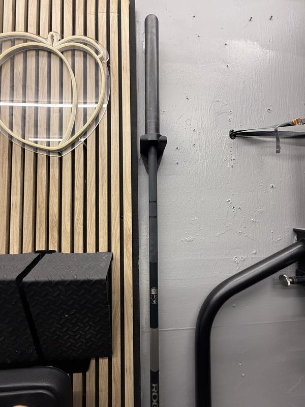 Sleeves are awesome, but the black shows use from plates with steel hubs