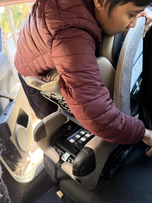 Customer photo for "Slim Sustainable and Premium Safety Car Seat"