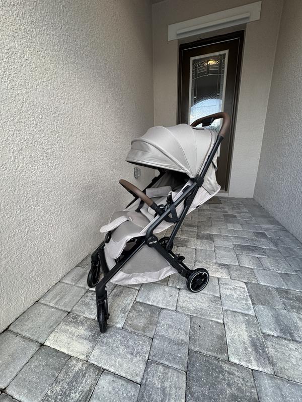 Customer photo for "Romer Lani Ultra Compact Stroller Review"