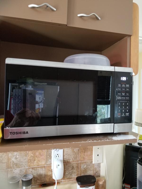 Toshiba 0.9 cu. ft. in Black Stainless Steel 900 Watt Countertop
