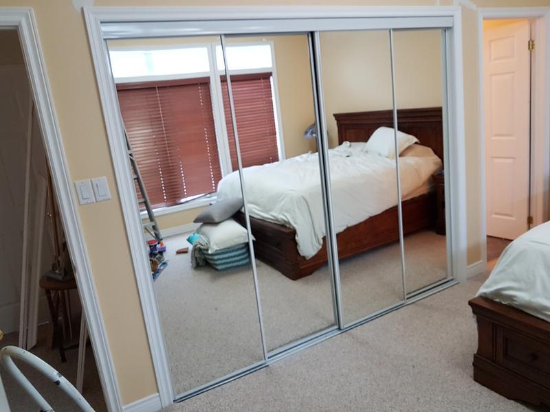 Concept SGA Mirror Sliding Door 48-in x 80.5-in White 004810R | RONA