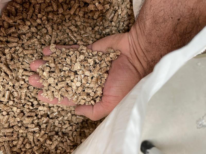 Logik-e 40 lb Bag Hardwood Pellets | Lowe's Canada