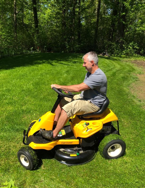 Cub Cadet Mini Lawn Tractor 30-in 382 cc Yellow 13A726JD596