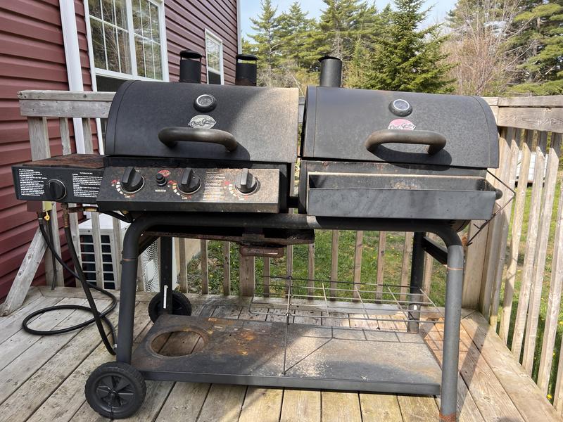 Duo gas clearance and charcoal grill