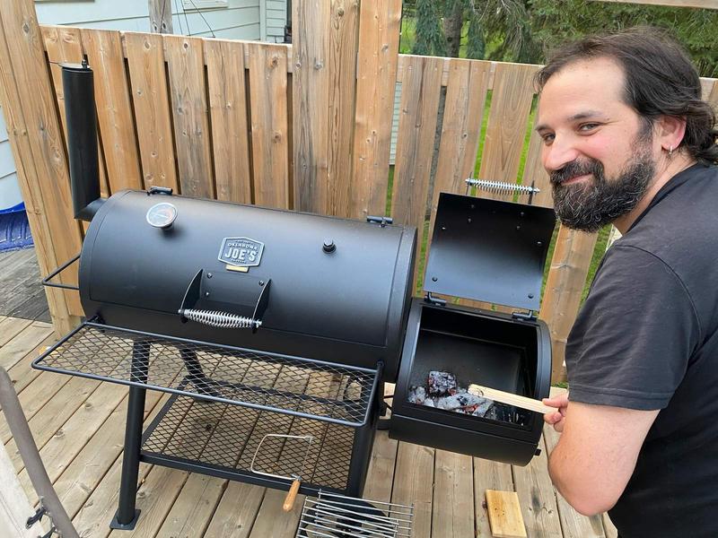 CHAR BROIL Oklahoma Joe s Highland Charcoal Offset Smoker 900 sq