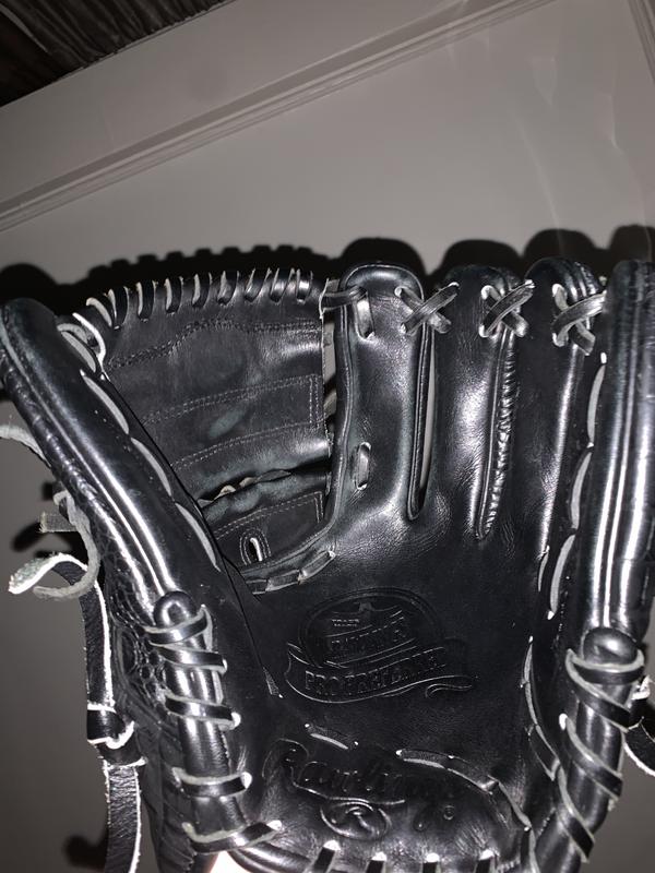 The new Jacob deGrom pitching glove is soooo clean 🤩🐊 #VozDosCriado, Baseball Glove