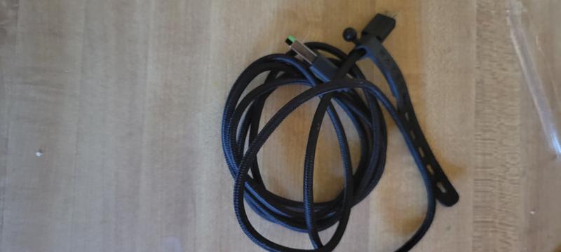 About a 6ft charger wire to recharge the headset