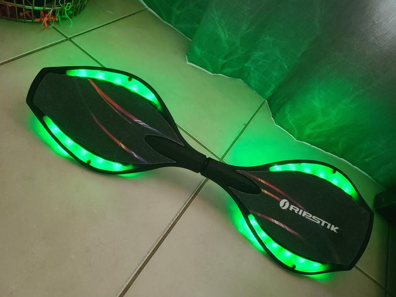 ★未使用　RAZOR RIPSTICK RIPSTER　ブレイブボード Amazon.co.jp: ブレイブボード リップスター 青/Ripster 超軽量