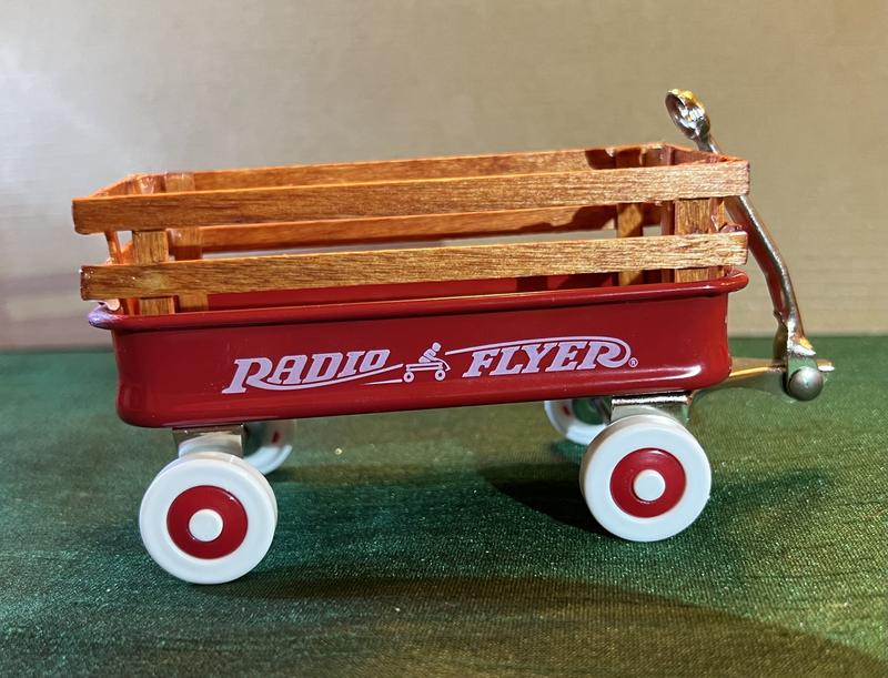 Single Miniature Classic Wagon Radio Flyer