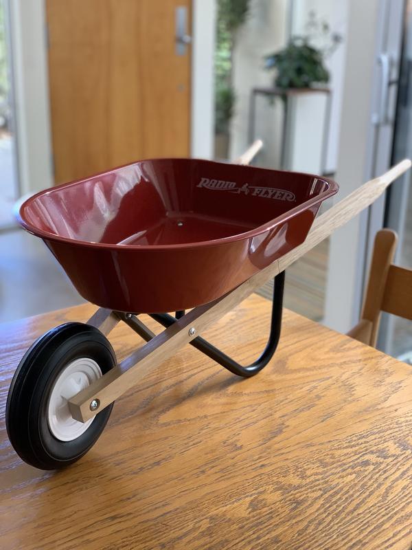 Radio cheap flyer wheelbarrow