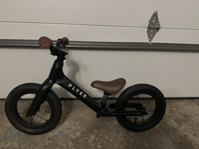 RADIO FLYER　木製 BALANCE　BIKE Amazon.com: Radio Flyer Balance Bike, Baby Toy, Toddler Bike