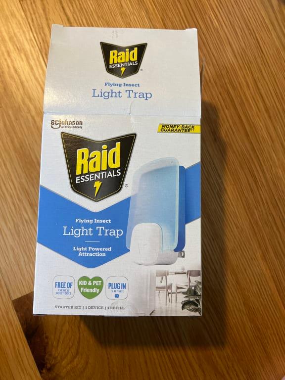 Raid Essentials Flying Insect Light Trap Starter Kit - 1 Device +
