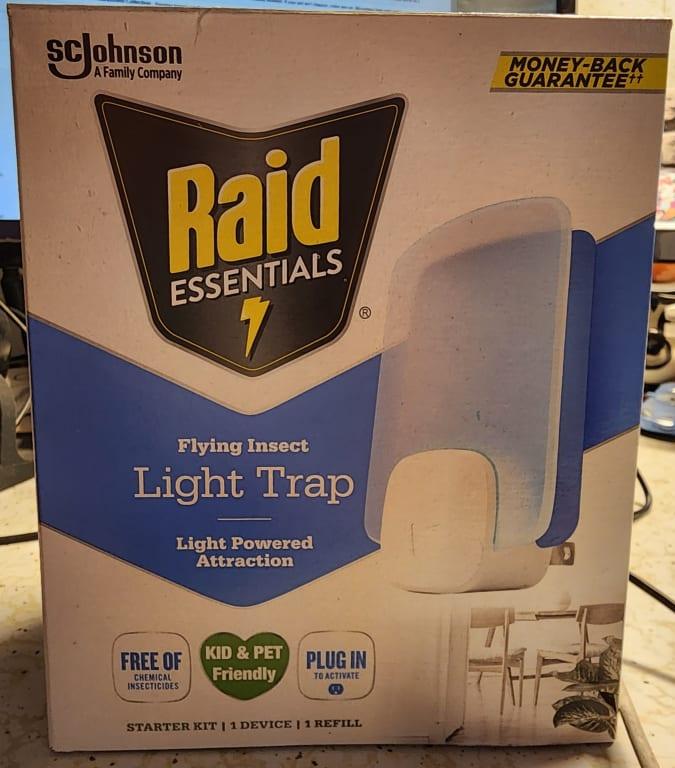 Raid Essentials Flying Insect Light Trap Starter Kit - 1 Device +