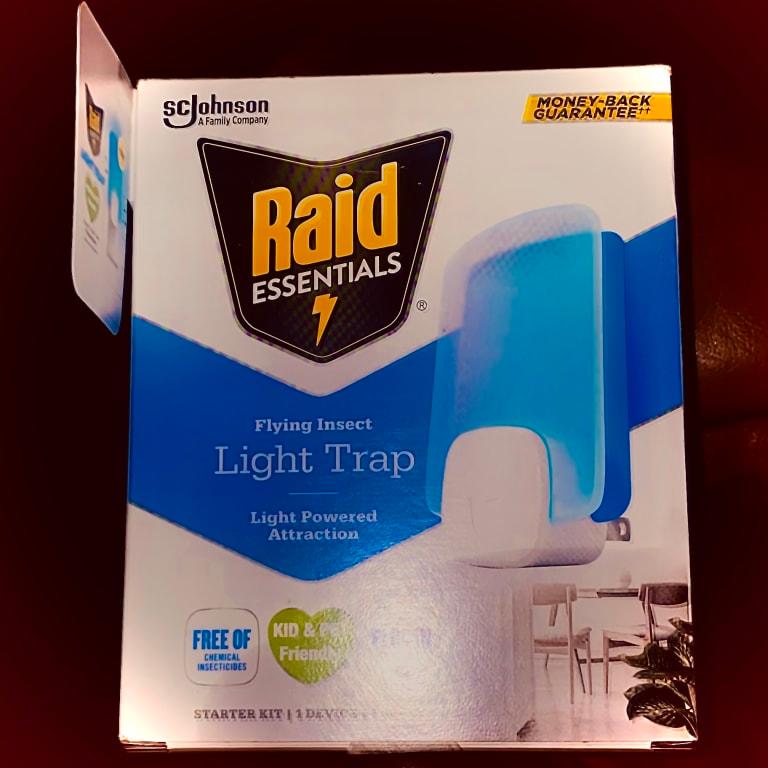 Raid Essentials Flying Insect Light Trap Starter Kit - 1 Device +