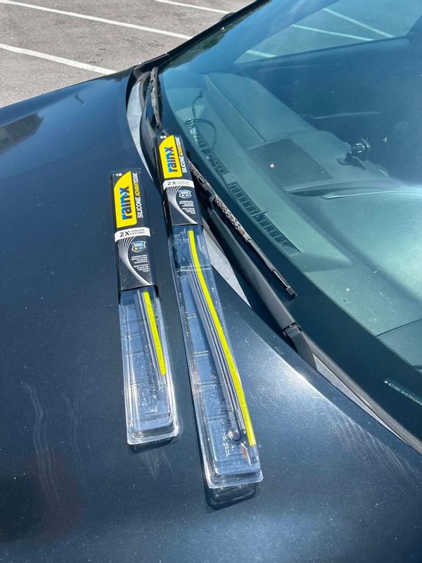 Rain-X Silicone AdvantEdge 20in Wiper Blade 830020Z | AutoZone
