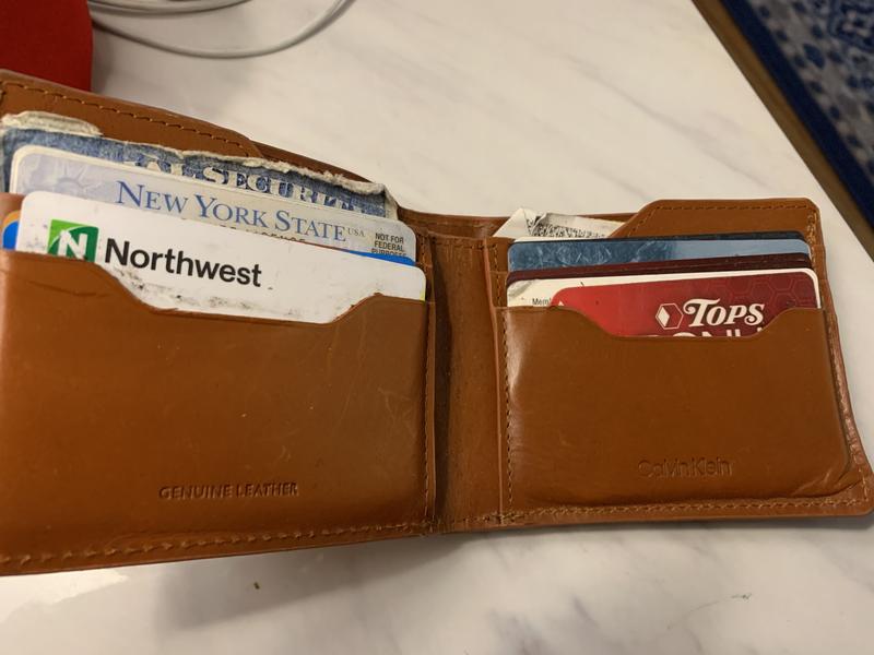 Holds several cards in each slot