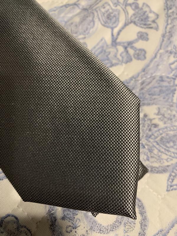 It has a pattern, is not one solid color