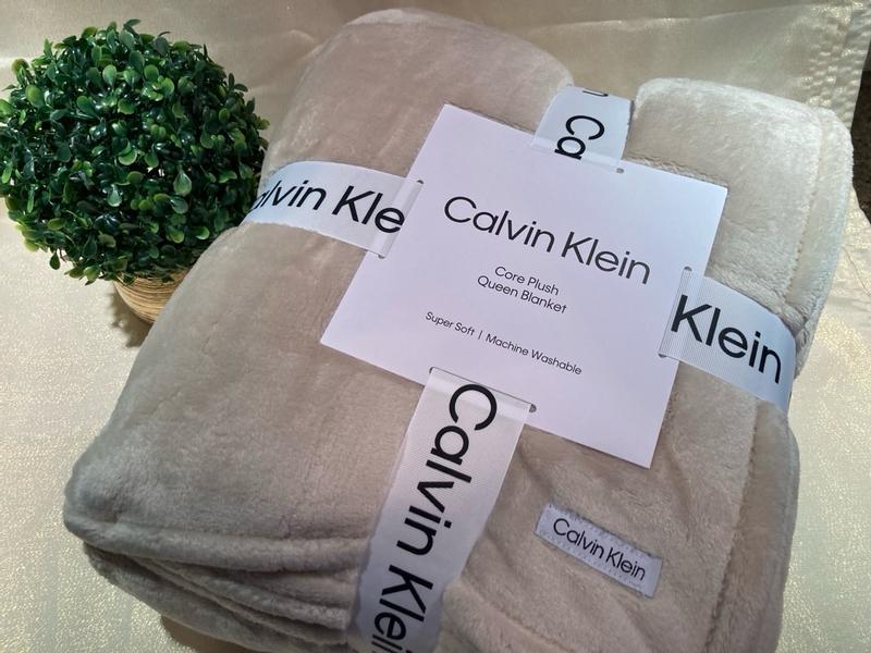 Calvin Klein Queen Fleece Blanket