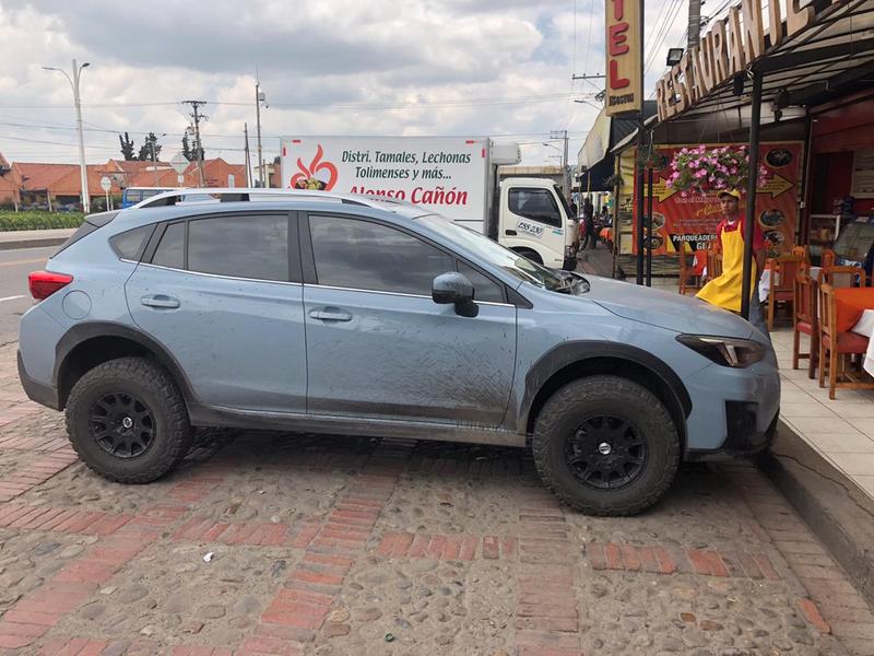 subaru crosstrek tire size