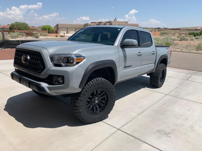 Toyota Tacoma Lifted 2020