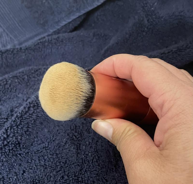 Real Techniques Bubble Blending Makeup Brush, Multipurpose Face Brush For  Liquid, Cream, & Powder Prouducts, Unique Bubble Brush Head, Synthetic  Bristles, Vegan & Cruelty Free, 1 Count