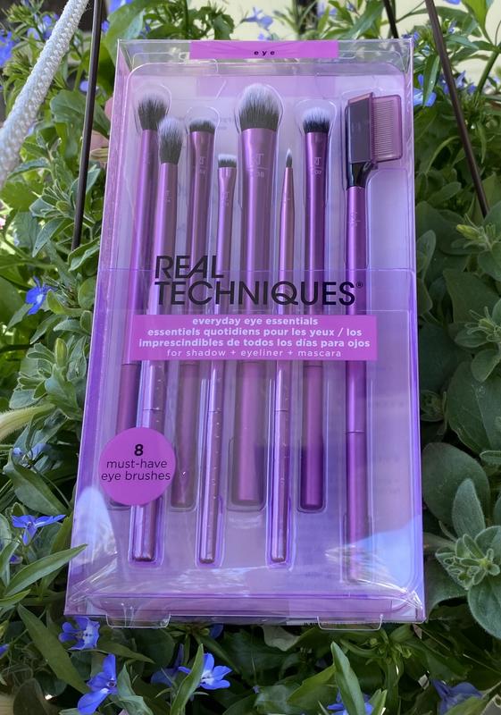  Real Techniques Everyday Eye Essentials Makeup Brush Kit, Eye  Makeup Brushes for Eye Liner, Eyeshadow, Brows, & Lashes, Natural Makeup,  Synthetic Bristles, Cruelty-Free & Vegan, 8 Piece Set : Beauty 