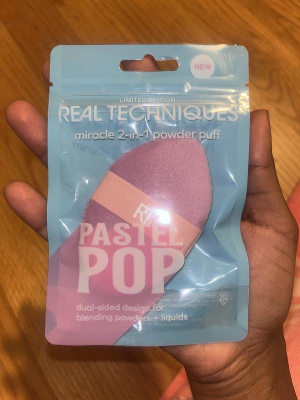 Pastel Pop Miracle 2-In-1 Dual Sided Powder Puff - Real Techniques