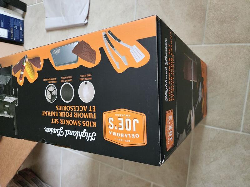 Oklahoma Joe's Toy Smoker Set JOUET K.I.D. 754SRP601-OKJ | Tanguay