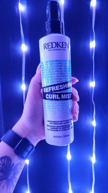 Such a moisturizing spray for curly hair!