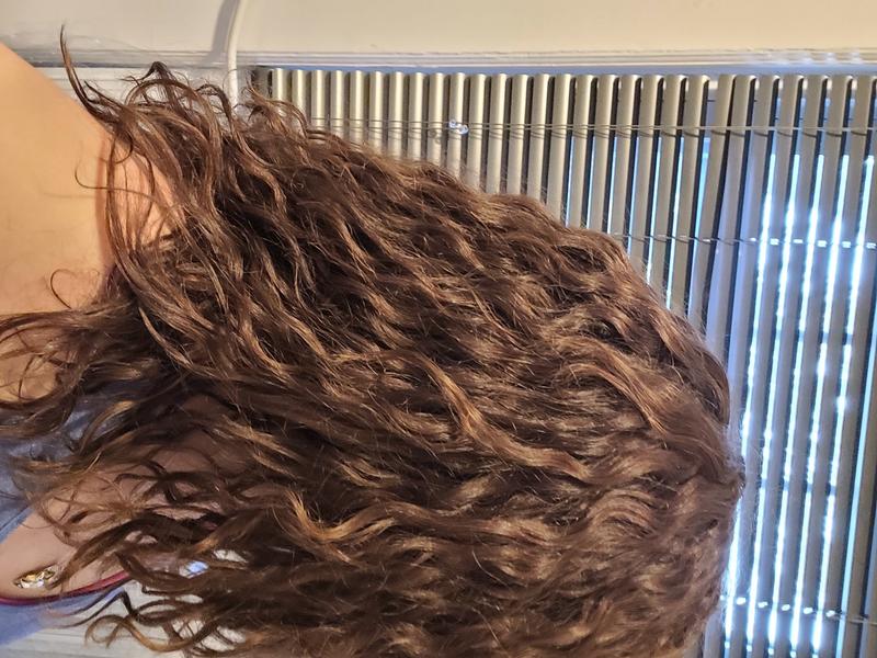 Defined shiny curls using Redken Curl Sculpting Gel