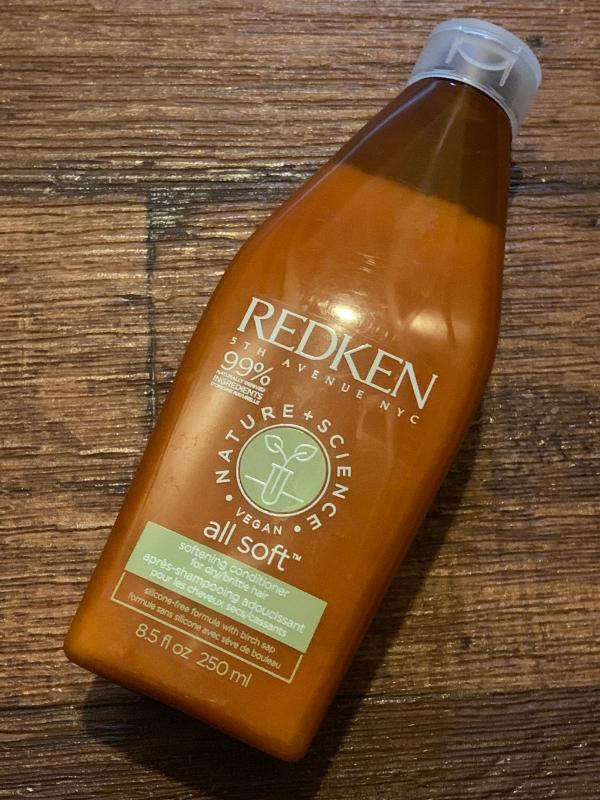 Bottle made form 94% recycled plastic!