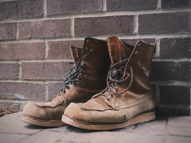 Men's 8-Inch Classic Moc Boot in Brown Leather 877