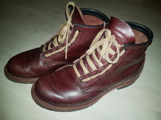 Customer photo for "Great shoes which can be worn casual with jeans, but also looks dapper under a suit and tie."