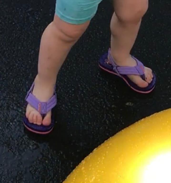 reef ice cream flip flops
