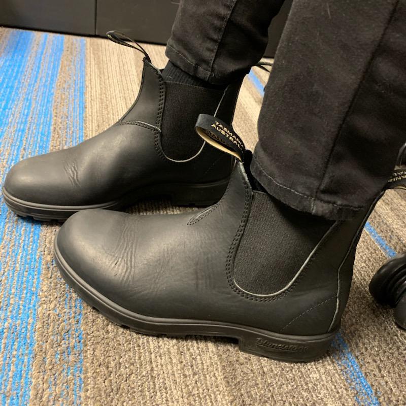 black blundstone 500