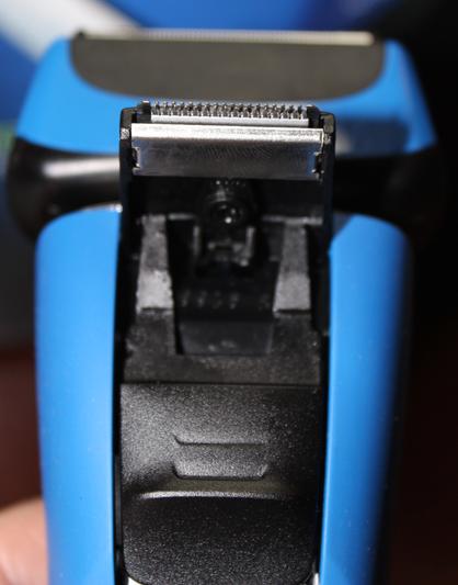 Remington Cordless Wet/Dry Pivoting Heads Electric Razor at Lowes.com