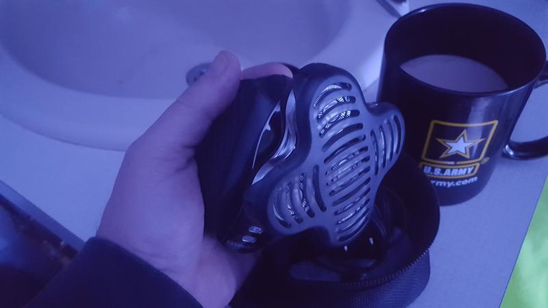 Zip pouch makes this kit good to go!