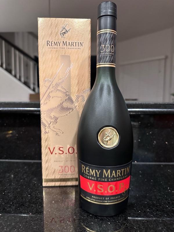 Rémy Martin Réserve Spéciale 750ml Rémy Martin Réserve Spéciale 750ml RemyMartinVSOP3bg.png?v=