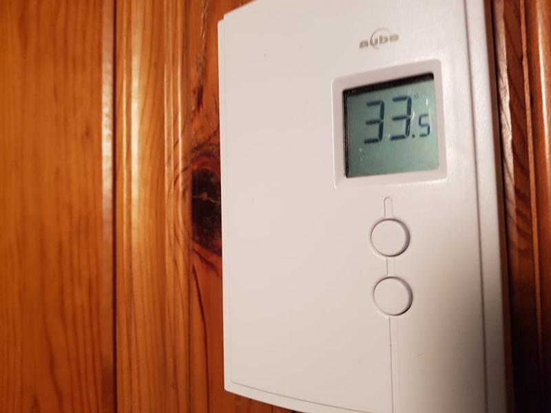 Aube 2000 W/240 V White Plastic Non-Programmable Electronic Thermostat TH209/U  | Réno-Dépôt