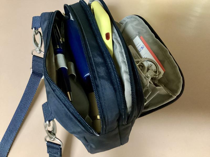 【一部予約販売中】 Triple Baggallini Zip QVC.com - Wallet Front with Crossbody ミュージシャン